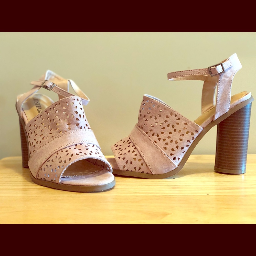 Summer round heeled sandals